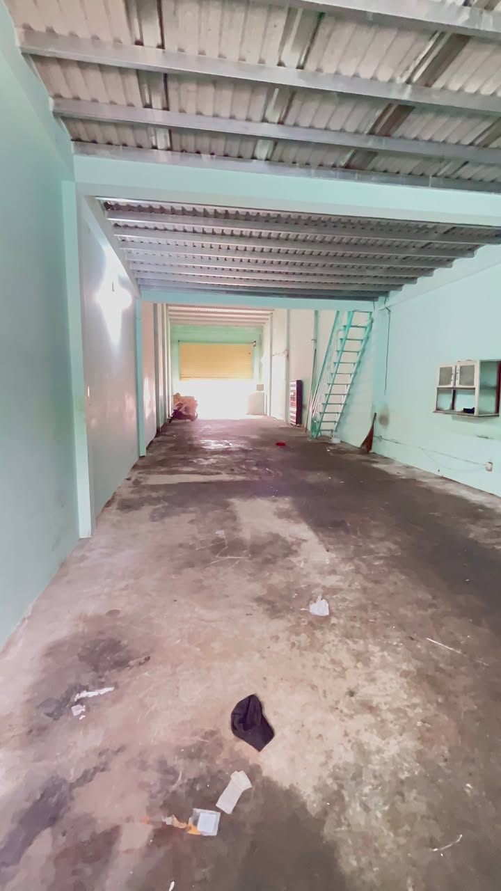 Cho thuê kho mặt tiền ĐT 743, Bình Hoà, 270m² - Vị trí thuận lợi cho kinh doanh!