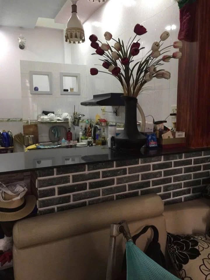 Nhà 2 Tầng Hẻm Tân Trang, Vạn Thạnh, Nha Trang 38.5m² giá 2.7 tỷ - Sẵn sàng ở ngay!