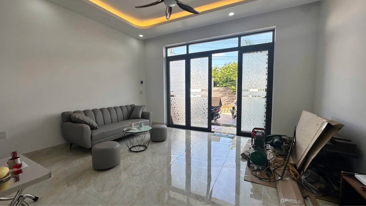 Nhà 2 tầng tại Nha Trang 100m² giá 4.1 tỷ - Full nội thất, vào ở ngay!