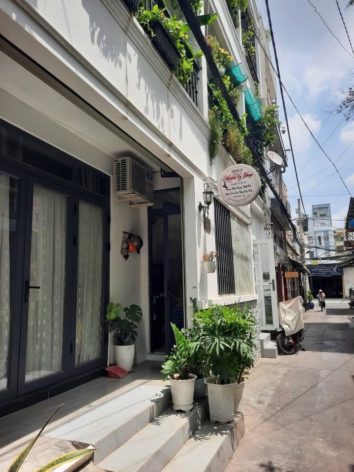 Nhà phố Hòa Hưng, Q10 70m² giá 15.3 tỷ - Đầu tư sinh lời tuyệt vời!