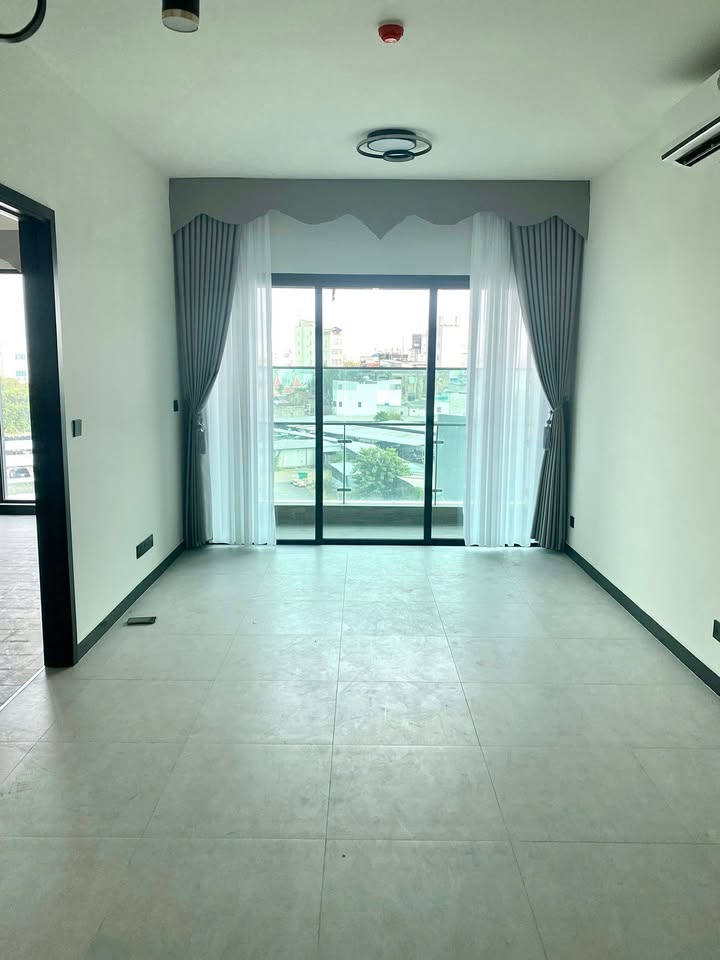 Căn hộ De La Sol Quận 4 84m² giá 8.5 tỷ - View tuyệt đẹp, nội thất cơ bản!