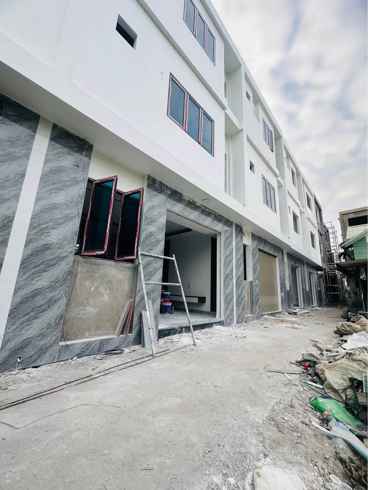 Nhà 3 tầng Tràng Minh, Kiến An 40m² giá 1.7 tỷ - Thiết kế hiện đại, tiện nghi đầy đủ!