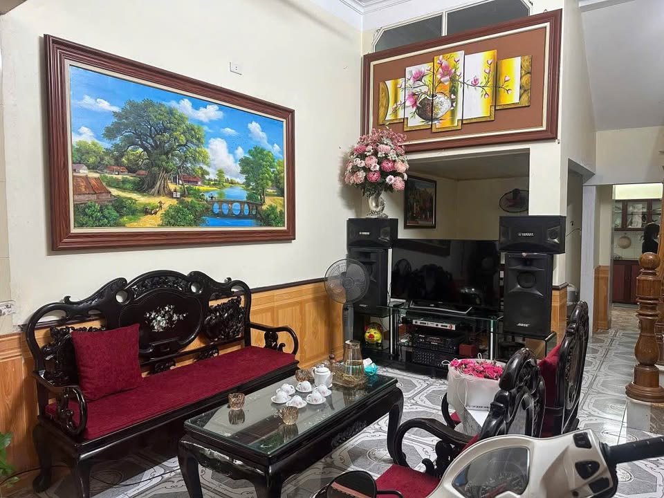 Nhà 2 tầng chính chủ tại Đông Vệ, 52m² giá 1.6 tỷ - Ô tô đỗ cửa!