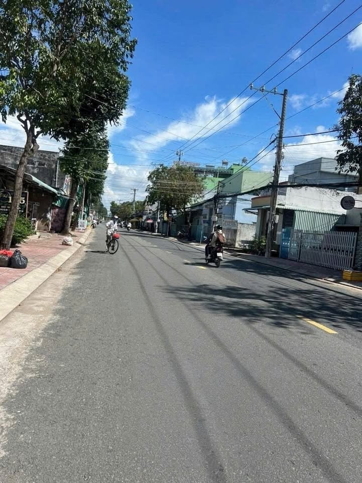 Mặt tiền FrontHouse 320m² tại Phường 3, TP Tân An, giá 8.2 tỷ - Sẵn sàng thương lượng!