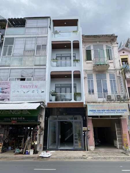 Cho thuê nhà mặt bằng kinh doanh phố Trung Phụng, quận Đống Đa 100m² giá 70 triệu - Thiết kế hiện đại, vị trí đắc địa!