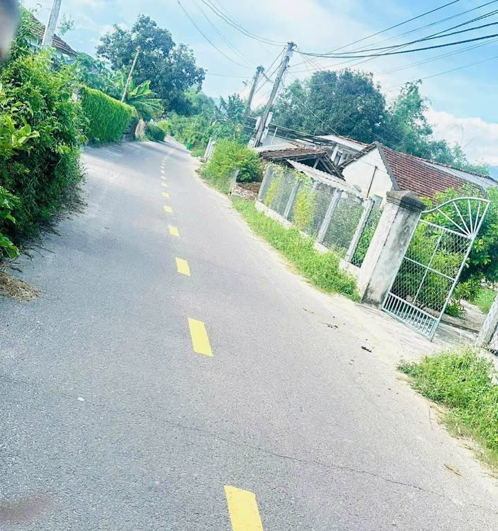 Đất nền Cát Trinh, Phù Cát 200m² giá 600 triệu - Mặt tiền đường nhựa