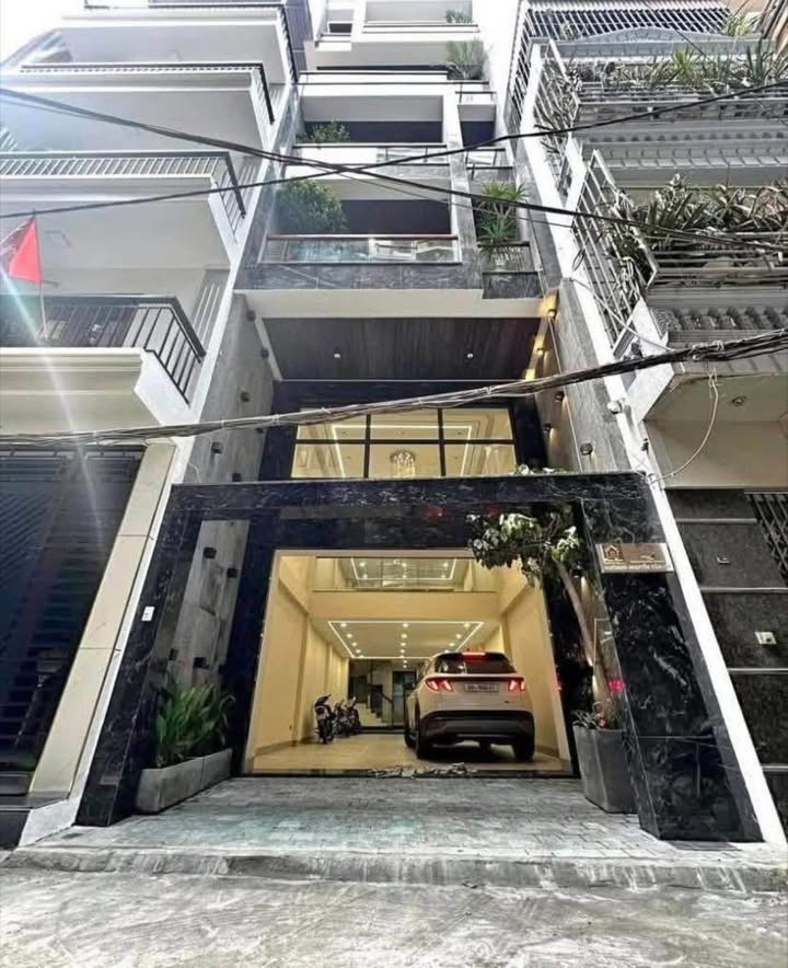 Townhouse Cầu Cốc, Nam Từ Liêm 39m² giá 8.6 tỷ - Vị trí vàng, view hồ công viên!