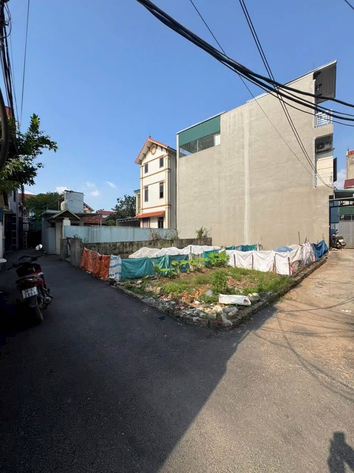 Đất lô góc 42,3m² tại Chúc Sơn, Chương Mỹ, giá 3,7 tỷ - Cơ hội đầu tư hấp dẫn!