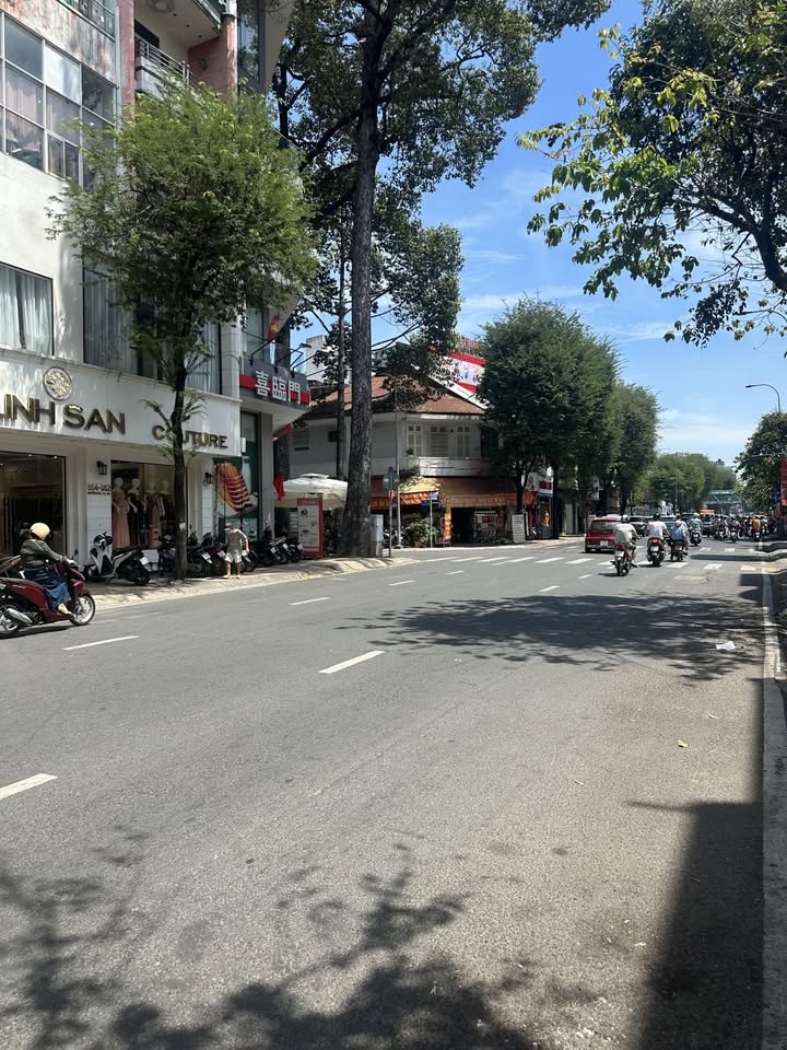 FrontHouse kinh doanh mặt tiền Nguyễn Trãi Quận 5, 74m² giá 26.8 tỷ - Đầu tư sinh lời bền vững!