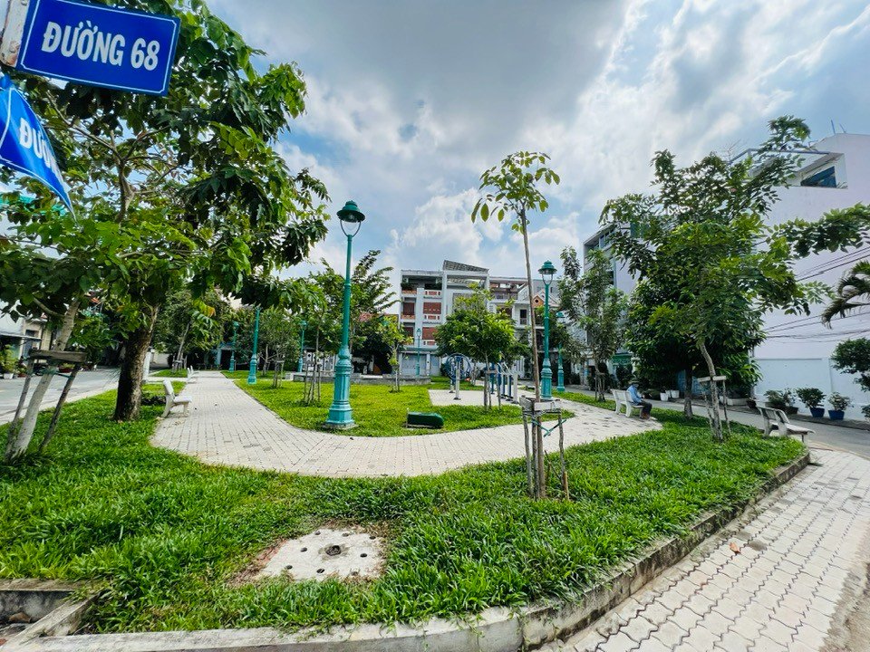 Nhà mặt tiền KDC Tân Quy Đông, Quận 7, 90m² - View công viên thoáng mát!