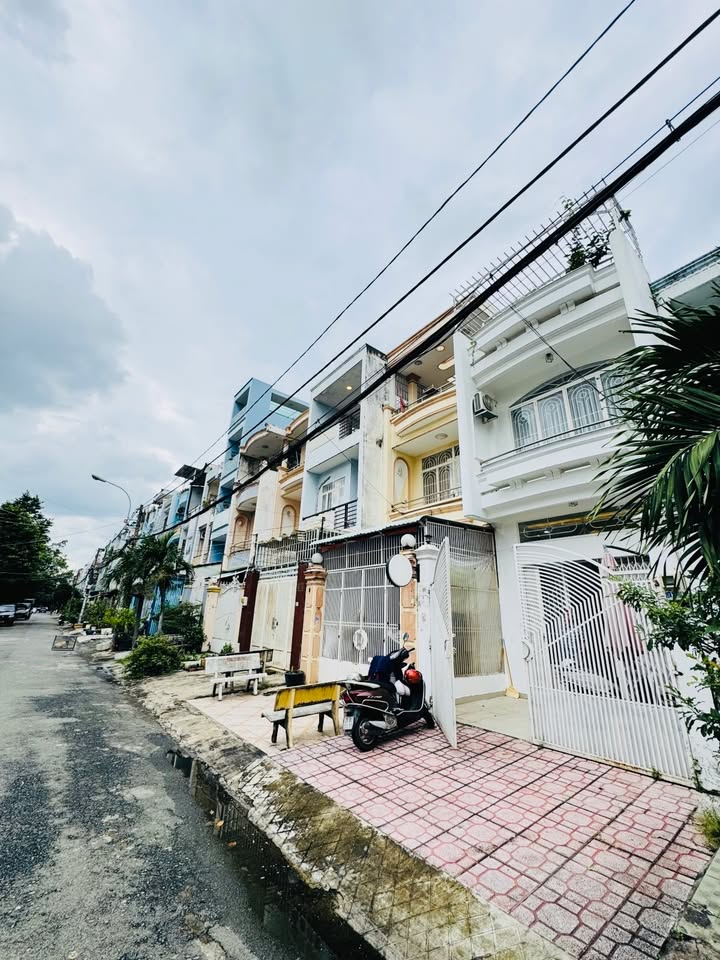 Nhà phố mặt tiền Khu Tên Lửa, Bình Trị Đông B 80m² giá 11 tỷ - Cơ hội đầu tư lý tưởng!