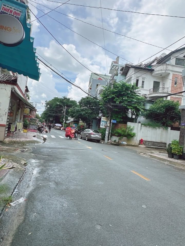 Nhà phố mặt tiền Đô Đốc Long, Tân Phú, 32m² giá 5 tỷ - Kinh doanh thuận lợi!