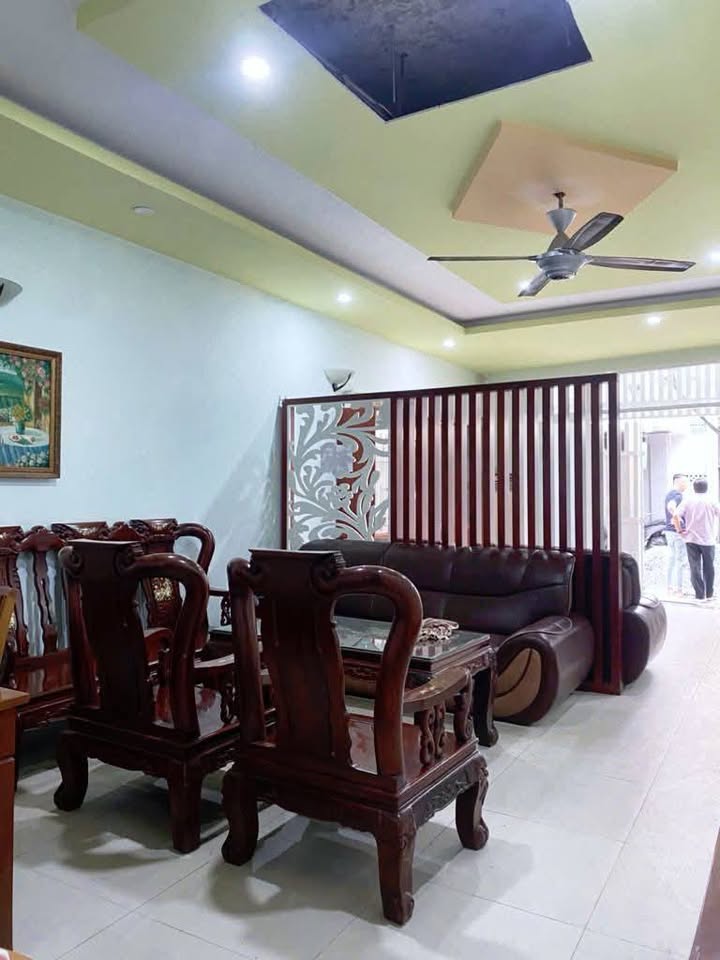 Nhà phố Quận 1 - 100m² giá 20 tỷ - Đầu tư sinh lời ngay!