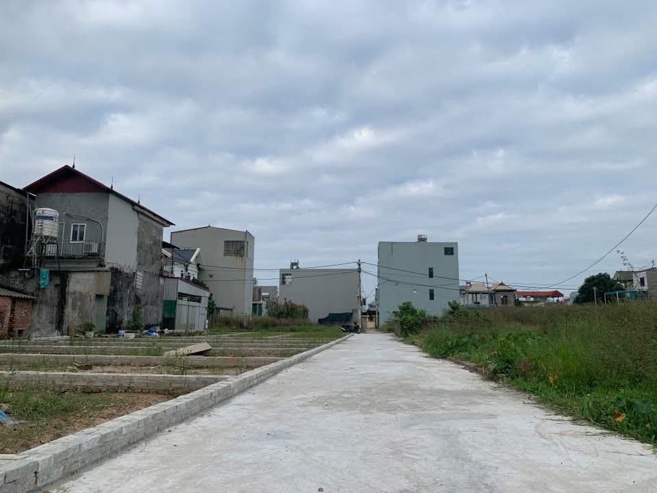 Đất nền Tổ 9, thị trấn Quang Minh, 51m² chỉ 3 tỷ - Sổ đỏ chính chủ sẵn sàng giao dịch!