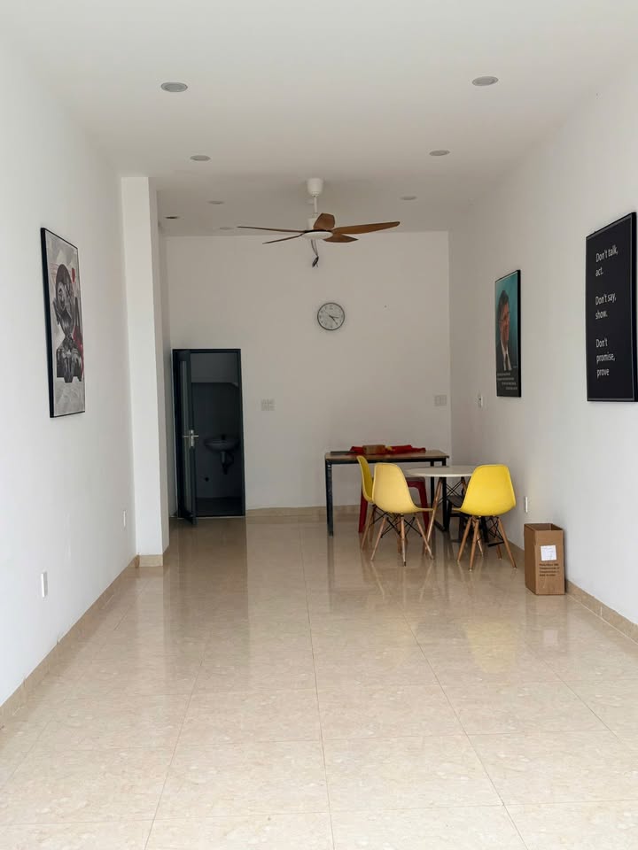 Cho thuê văn phòng 100 Bờ Quan 12, Hòa Quý, Đà Nẵng 50m² - Giá chỉ 5 triệu/tháng!