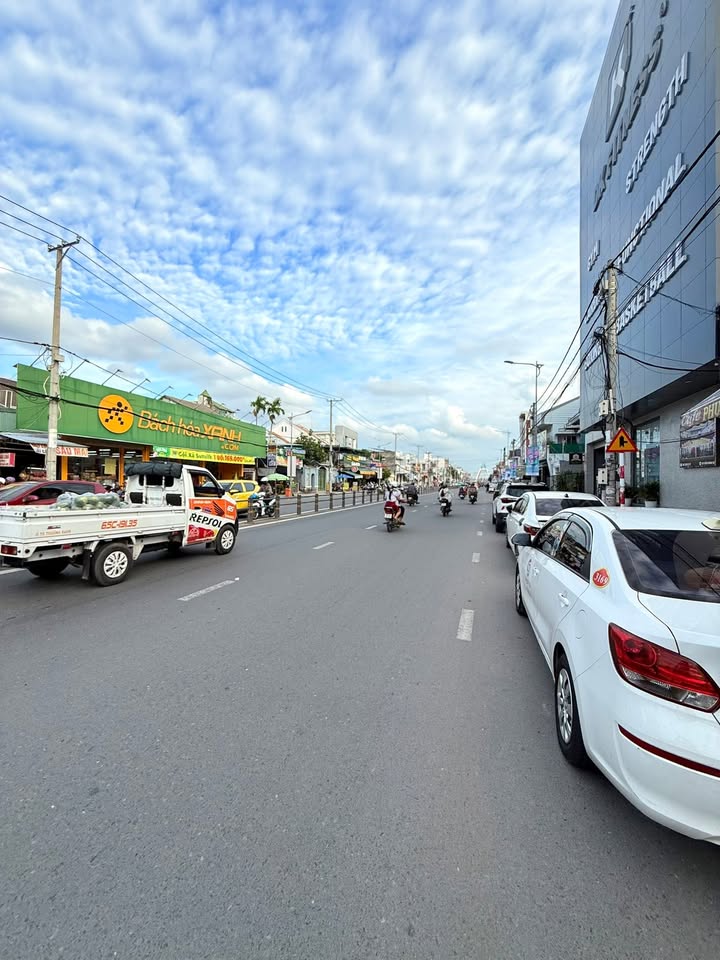 Nhà phố mặt tiền Trần Hoàng Na 85m² - Kinh doanh sầm uất tại Cần Thơ!