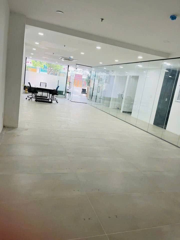 Cho thuê FrontHouse Cửu Long, Tân Bình 198m² - Phù hợp làm văn phòng, kinh doanh đa ngành