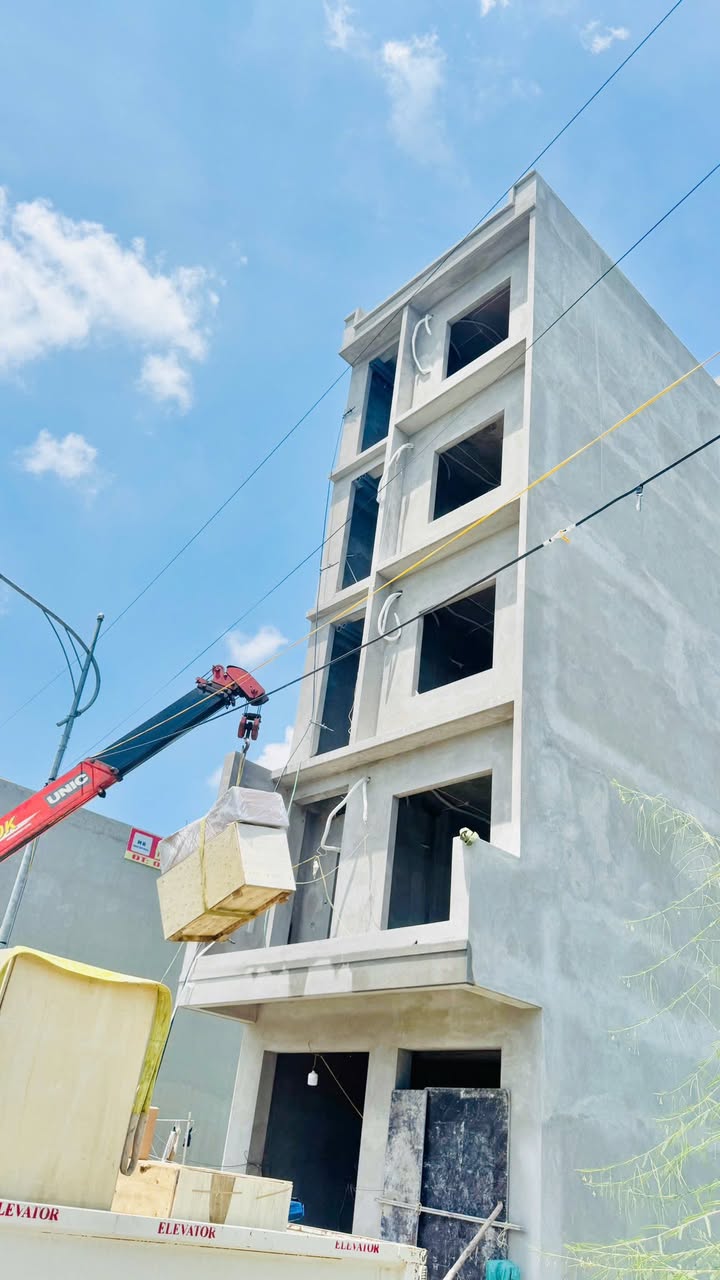 Cho thuê tòa nhà 5 tầng tại KCN Quang Châu, 13 căn hộ - Full nội thất, giá tốt thương lượng!