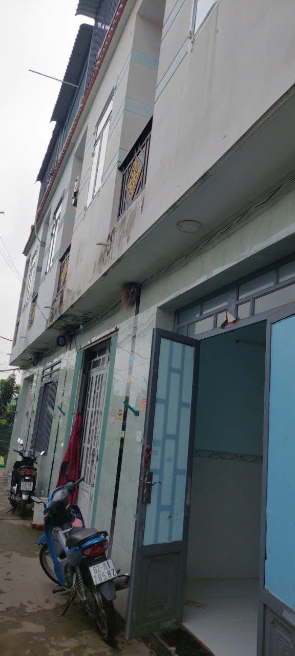 Nhà bán 1 trệt 2 lầu tại Ngã 3 Tân Kim, Cần Giuộc - Giá chỉ 1.35 tỷ!