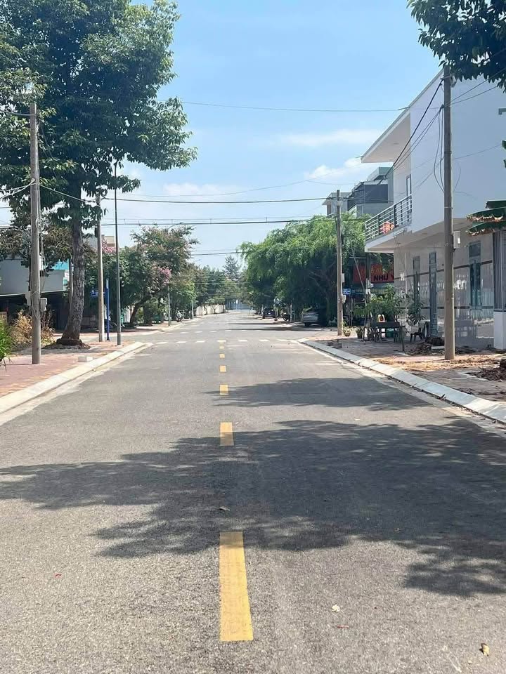 Đất nền Gò Cát 114m² giá 3.25 tỷ - Lô góc thoáng mát, sổ đỏ chính chủ!