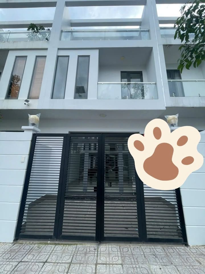 Nhà cho thuê 2 lầu 1 trệt đường Thống Nhất, Dĩ An 100m² - Phù hợp mở văn phòng, spa