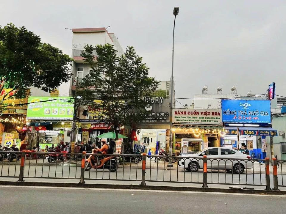 Nhà 2 mặt tiền Bờ Bao Tân Thắng, Tân Phú, 64m² giá 15.5 tỷ - Vị trí đắc địa, cho thuê 25 triệu/tháng!