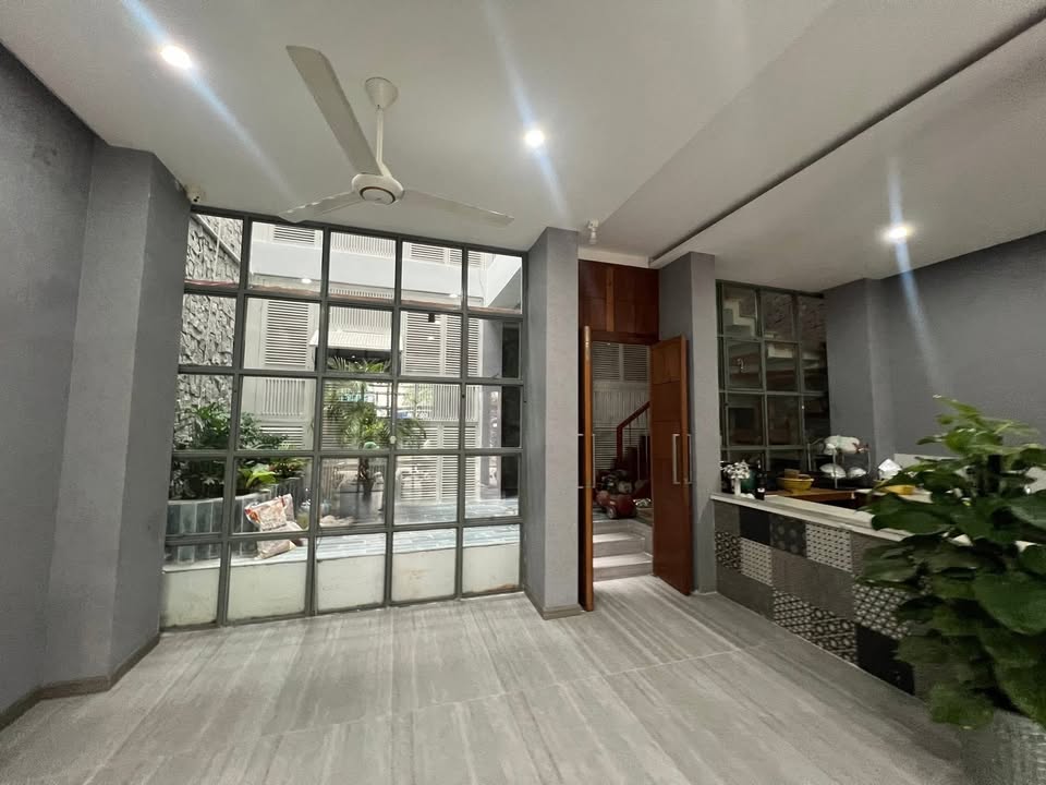 Nhà cho thuê 3 tầng đường Trần Văn Dư 110m² giá 40 triệu - Phù hợp kinh doanh và ở lâu dài!