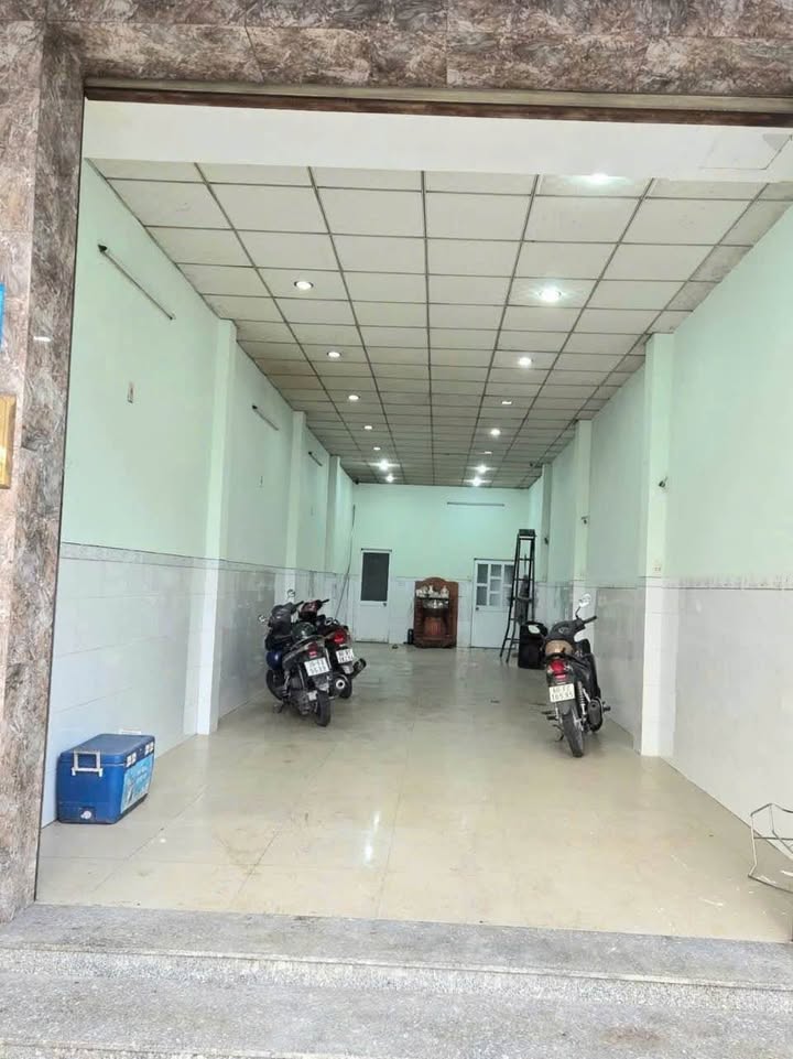 Mặt bằng kinh doanh mặt tiền đường Đồng Khởi Biên Hòa 64m² - Vị trí sầm uất, thu hút khách hàng!