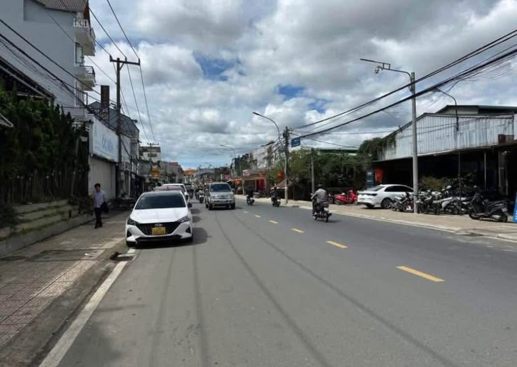 Nhà mặt tiền Nguyễn Công Trứ, Đà Lạt 75m² giá 14.5 tỷ - Kinh doanh sầm uất!