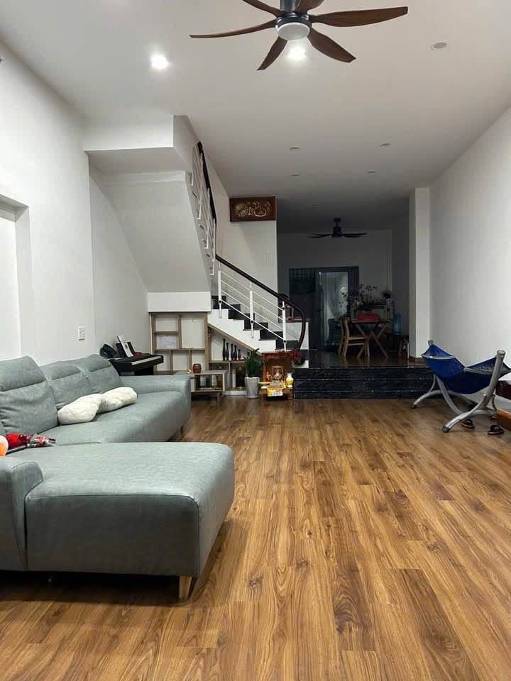 Nhà cho thuê 2 tầng mặt tiền Tân Trà 100m² giá 12 triệu - Đầy đủ nội thất