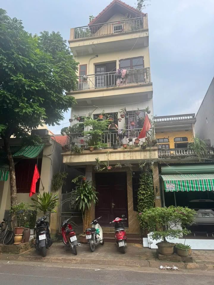 Bán đất tặng nhà 3 tầng mặt đường Đào Xuyên, Gia Lâm - Cơ hội đầu tư hiếm có!