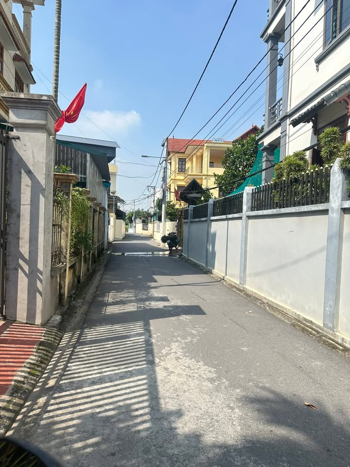 Nhà riêng tại Đa Tốn, Gia Lâm 50m² giá chỉ 4 tỷ - Vị trí đẹp, đông dân cư!