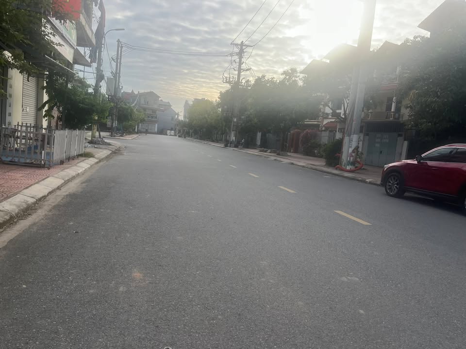 Đất ở lâu dài tại Quang Minh, Mê Linh 60m² - Gần chợ và trường học!