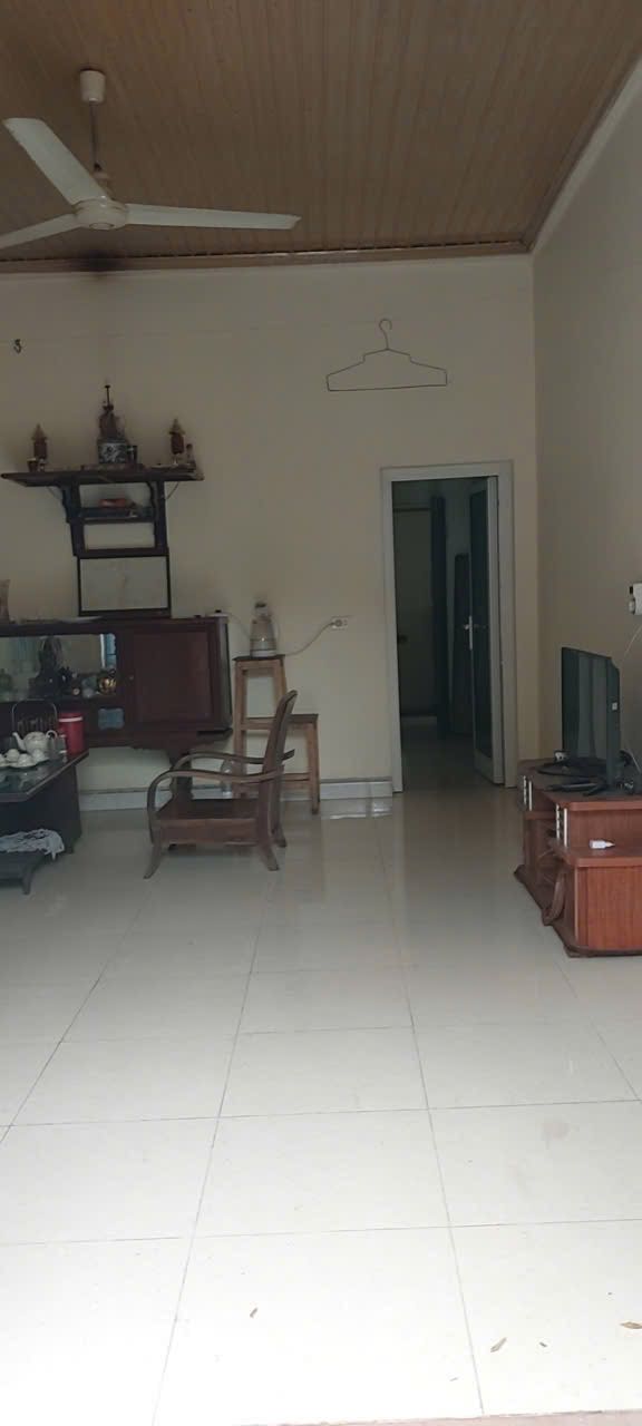 Bán đất tặng nhà cấp 4 Phong Châu 146,3m² giá 2 tỷ - Đường rộng thoáng mát!