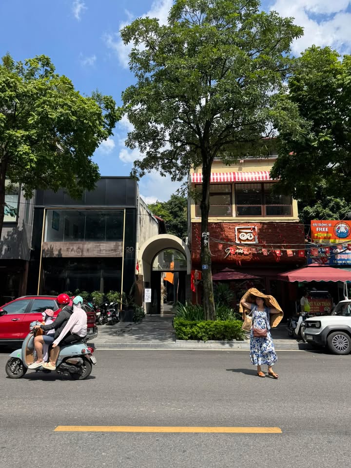 Cho thuê Mặt Phố Thái Thịnh 350m² giá 70 triệu - Vị trí đắc địa cho Nhà Hàng, Cafe
