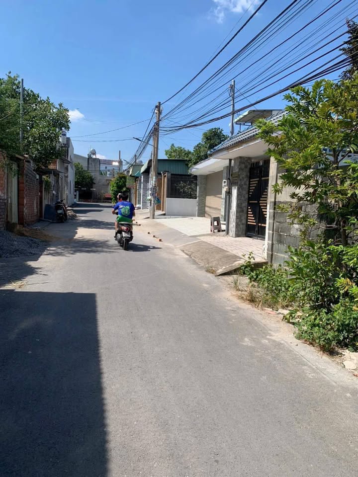 Đất thổ cư Trảng Dài Biên Hòa 100m² giá 2.3 tỷ - Đường nhựa đẹp, sổ hồng chính chủ!