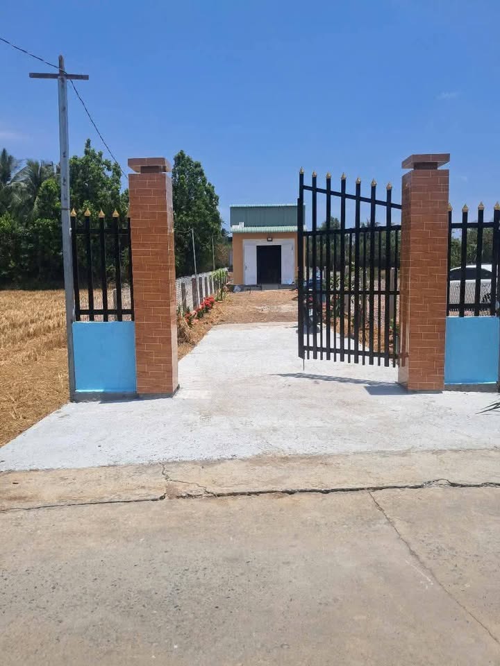 Đất Gò Công Tiền Giang 200m² giá 600 triệu - Tặng ngay căn nhà tiền chế!