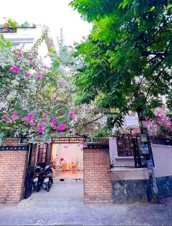 Nhà góc 2 mặt tiền hẻm 108/6 Trần Quang Diệu 82m² giá 1X tỷ - Cơ hội vàng tại Quận 3!