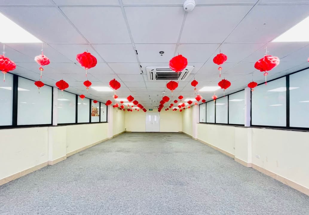 Sàn văn phòng cho thuê tại Trần Vỹ 130m² - Lựa chọn lý tưởng cho doanh nghiệp!