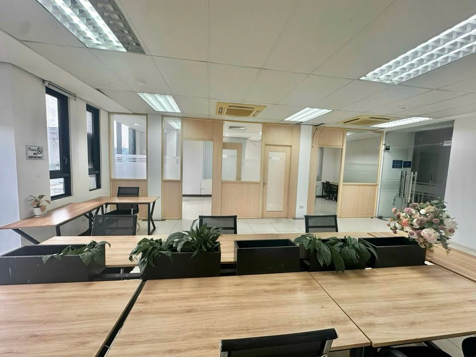 Cho thuê văn phòng tại Nguyễn Xiển - Nguyễn Trãi 300m² giá 54 triệu - Không gian làm việc lý tưởng!