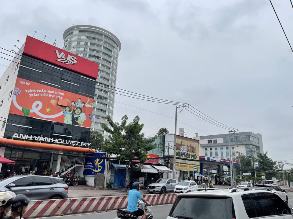 Mặt tiền Huỳnh Tấn Phát, Quận 7, 118m² giá 17.99 tỷ - Kinh doanh spa đông khách!