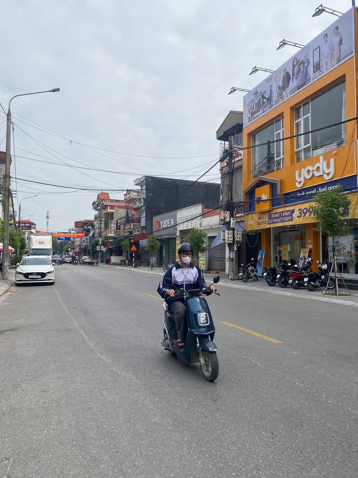 Bán nhà mặt tiền Trần Phú, Nam Sách, 190m² giá 9.9 tỷ - Kinh doanh thuận lợi!