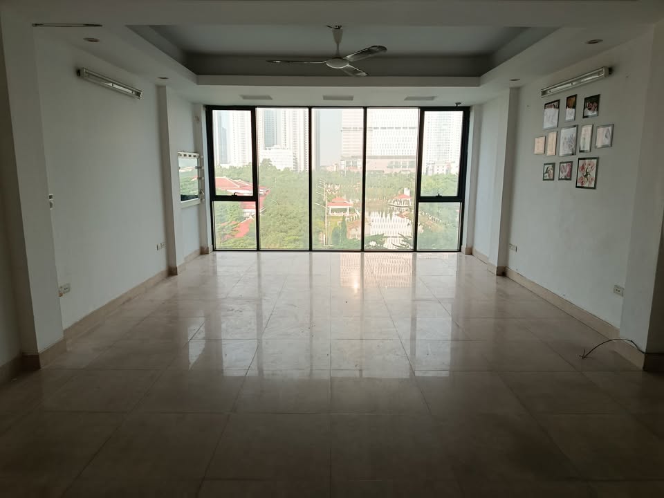 Văn phòng cho thuê tại Cầu Giấy, 50m² chỉ 8 triệu/tháng - Phù hợp cho doanh nghiệp nhỏ