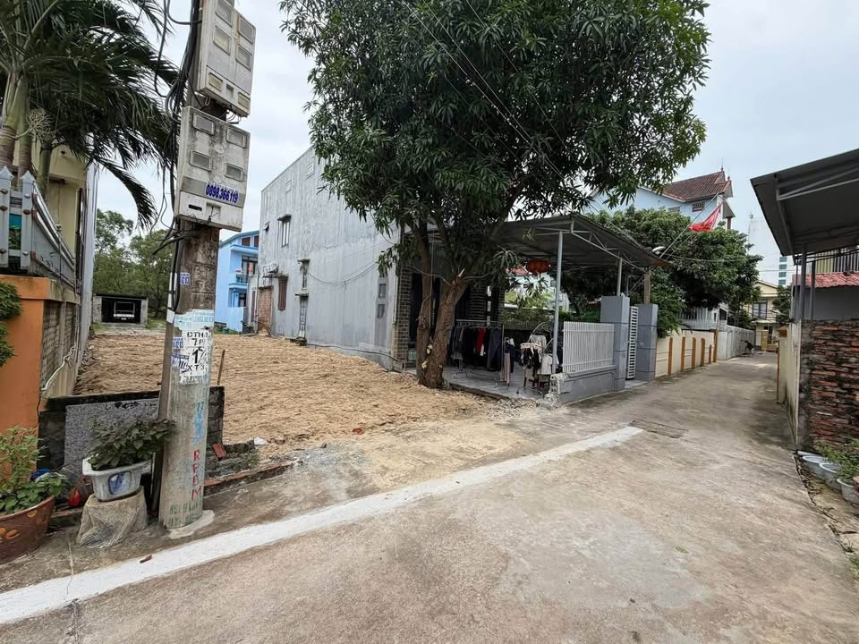 Nhà phố Hải Thành Đồng Hới 98m² giá 1.7 tỷ - Hướng Nam thoáng đãng, gần biển!