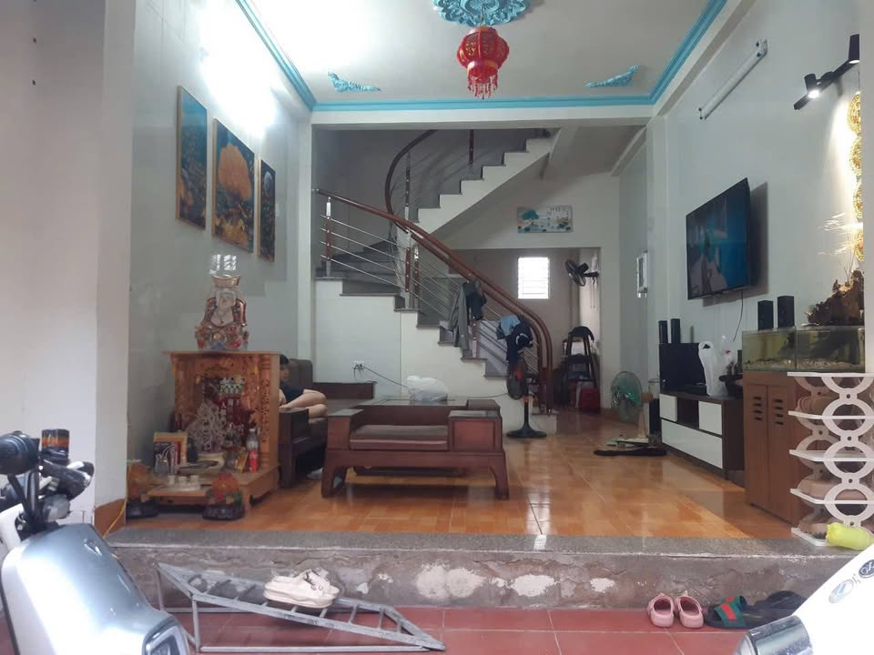 Nhà 3 tầng Hoàng Công Khanh 45m² giá 1.3 tỷ - Sẵn sàng vào ở!