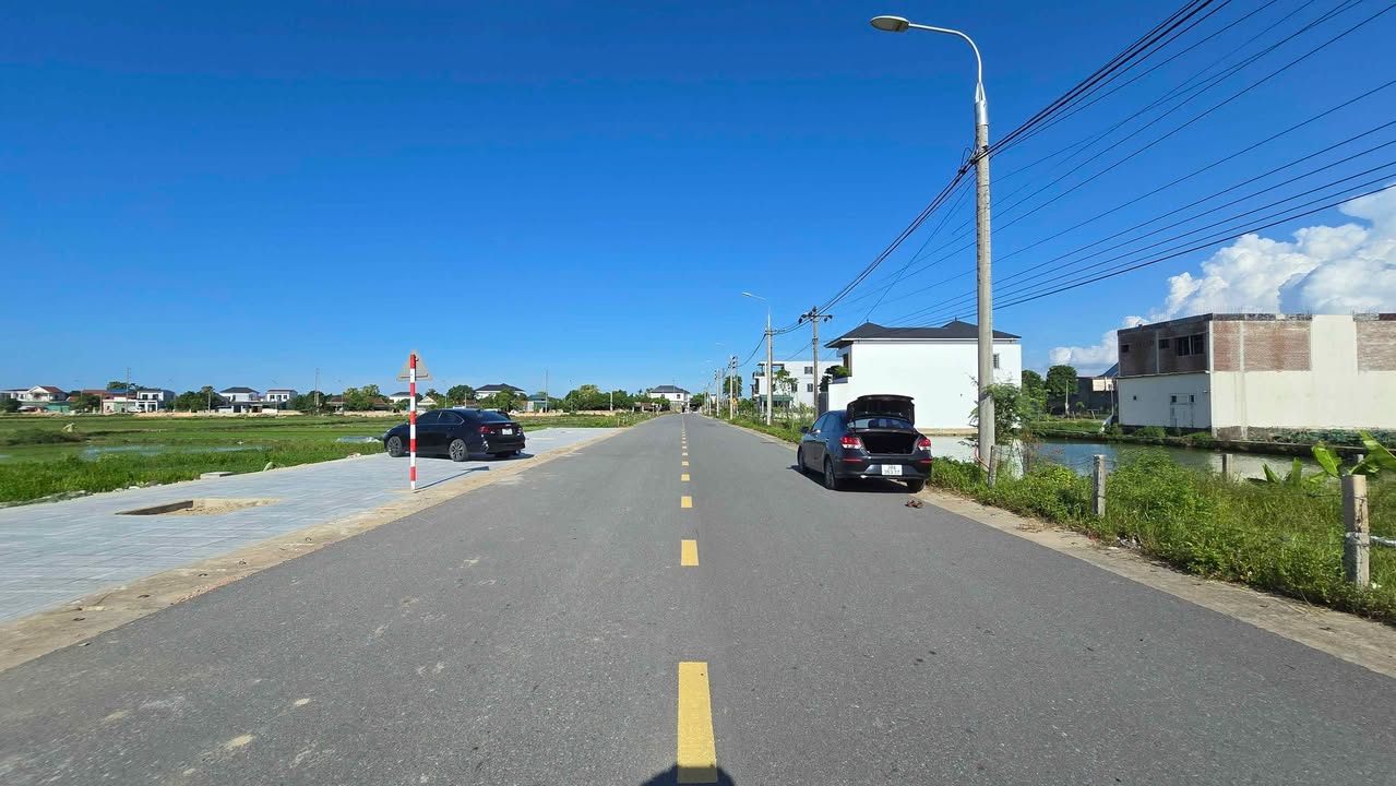 Đất Mặt Đường Đặng Tất, Thạch Hưng 171m² giá 4.xx tỷ - Vị trí đắc địa kinh doanh tốt!