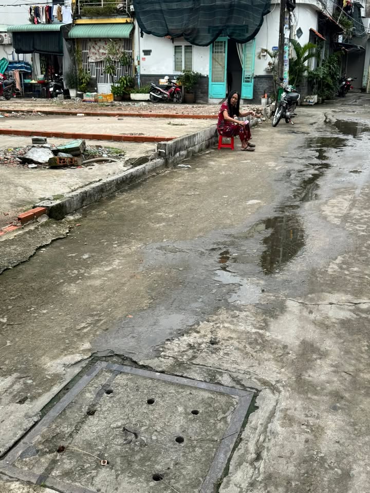 Đất nền Ấp Chánh 1, Tân Xuân, Hóc Môn 92m² giá 3.8 tỷ - An ninh và tiện ích đầy đủ!