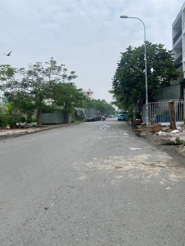 Bán nhà 3 lầu mái che thang BTCT tại KDC Bình Điền, Quận 8, giá 11.4 tỷ - Ô tô vào tận nhà!