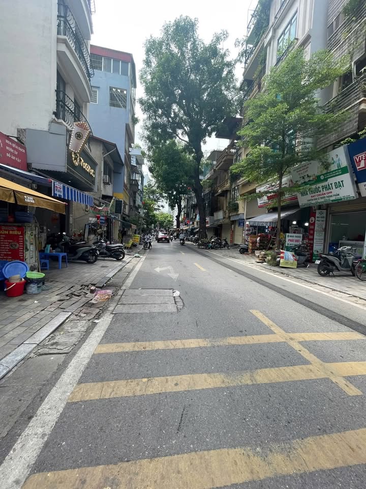 Nhà mặt phố Yên Phụ Nhỏ 62m² giá 26 tỷ - Kinh doanh sầm uất!