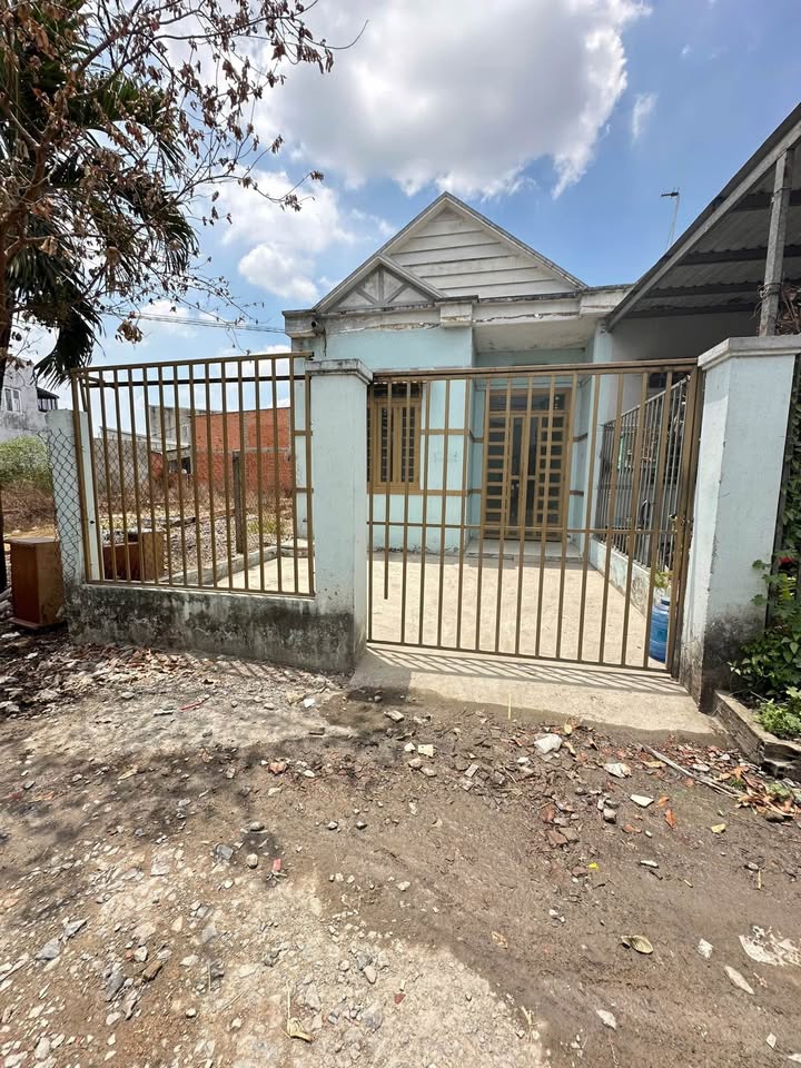 Nhà bán Mỹ Hạnh Bắc 115m² giá 1.5 tỷ - Đường thông thoáng, tiện ích đầy đủ!